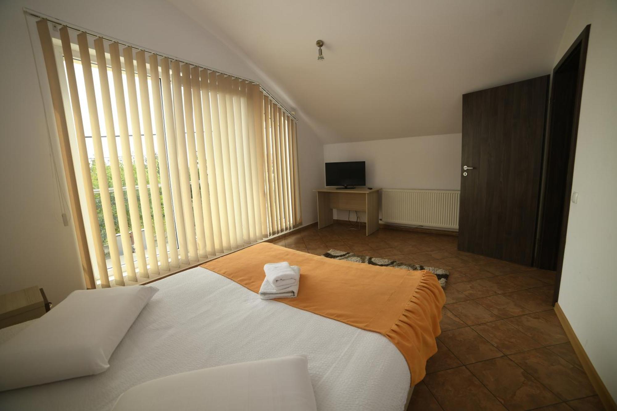 Pensiunea Zbor Cluj-Napoca Luaran gambar