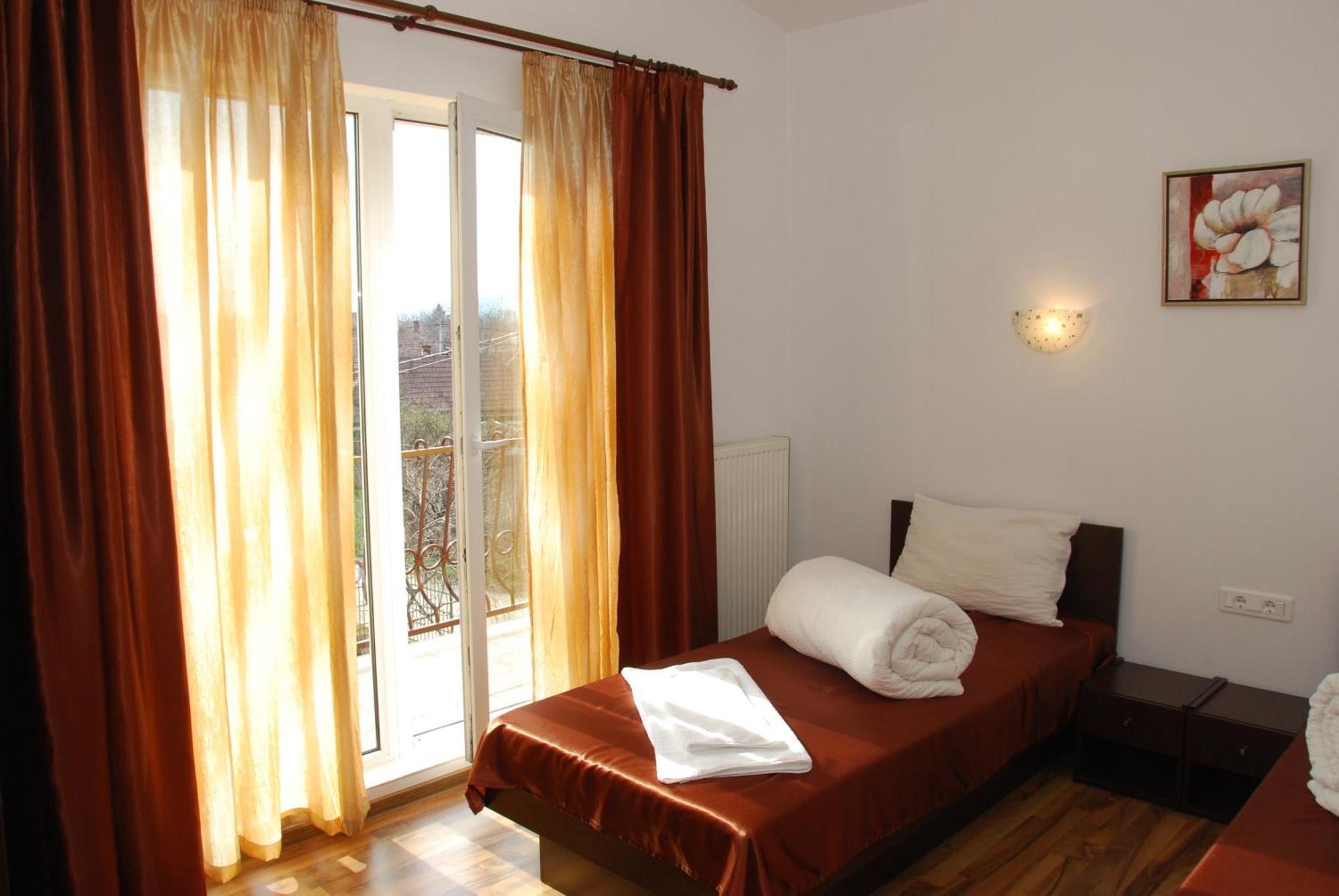 Pensiunea Zbor Cluj-Napoca Luaran gambar